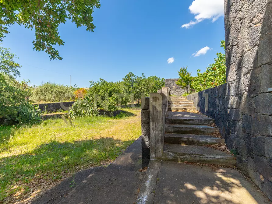 Immagine 80 di Villa in vendita  in SS284 a Adrano