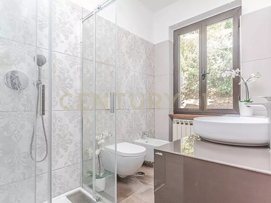 Immagine 61 di Villa in vendita  in Via Spiaggia del Lago 17b a Castel Gandolfo