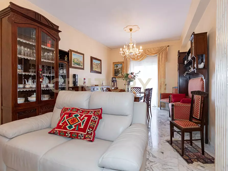 Immagine 25 di Pentalocale in vendita  in Piazza Giovanni Longo 122 a Misterbianco