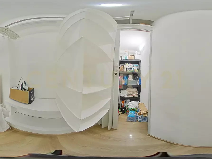 Immagine 34 di Bilocale in vendita  in Via Calì 17 a Catania