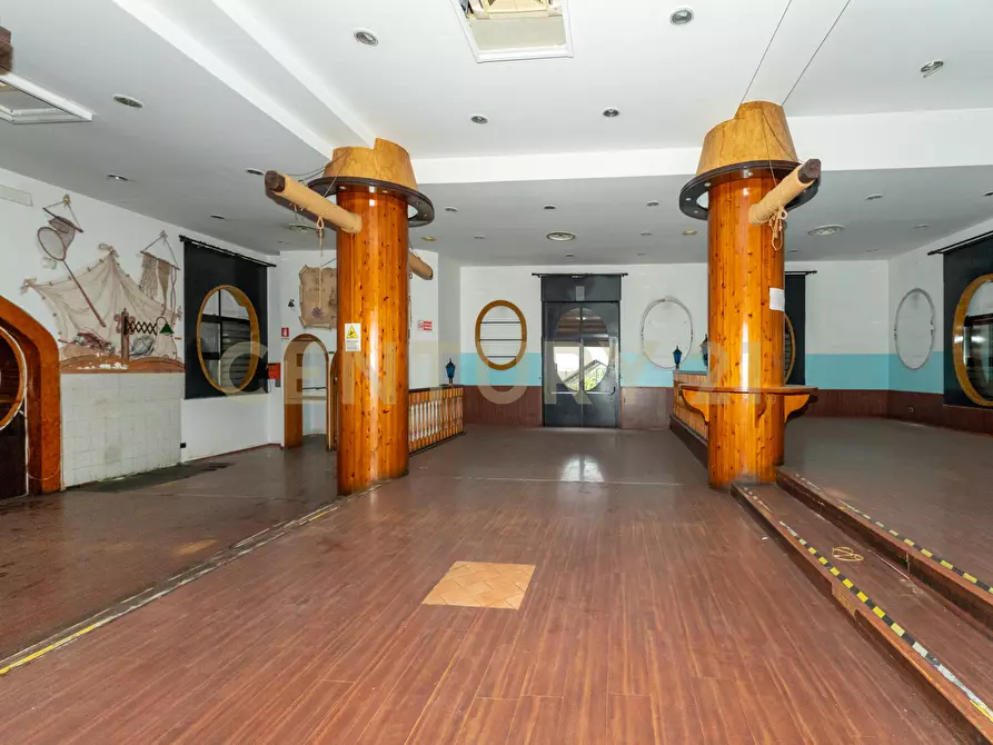 Immagine 28 di Locale commerciale in affitto  in Via Catira 2 a San Gregorio Di Catania