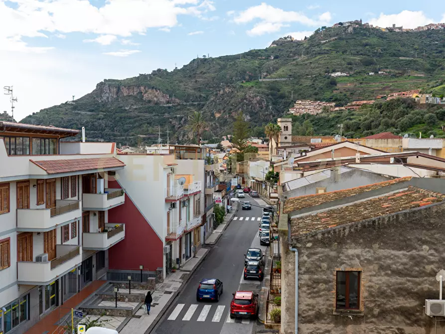 Immagine 41 di Casa indipendente in vendita  in Via Consolare Valeria 220 a Sant'alessio Siculo