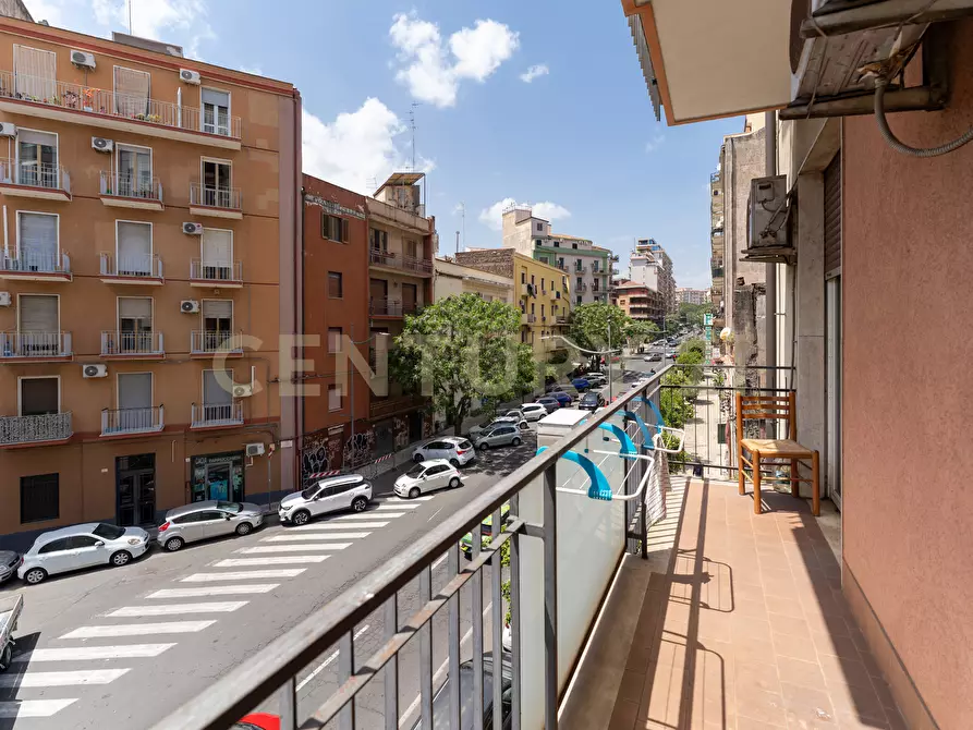 Immagine 23 di Pentalocale in vendita  in Corso delle Province 124 a Catania