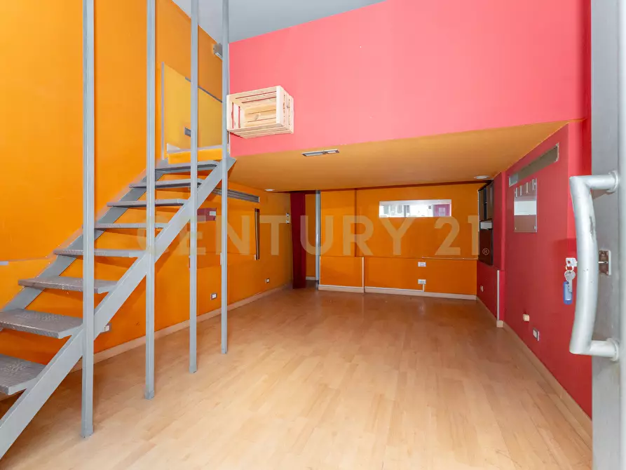 Immagine 1 di Locale commerciale in vendita  in Via Padova 64 a Catania