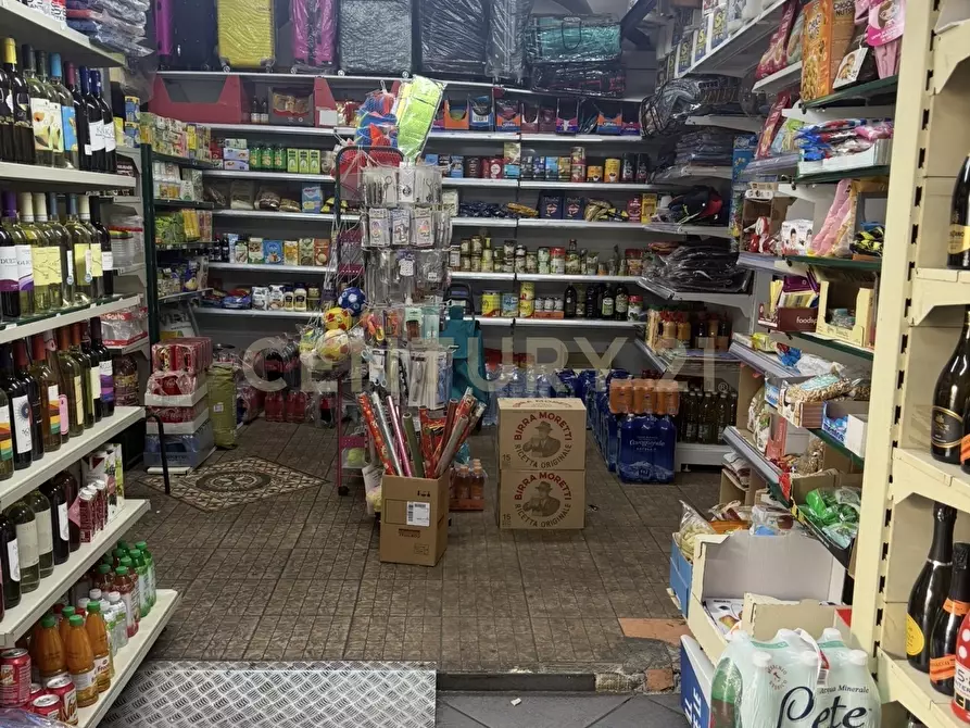 Immagine 8 di Locale commerciale in vendita  in Via Antonino di Sangiuliano 255 a Catania