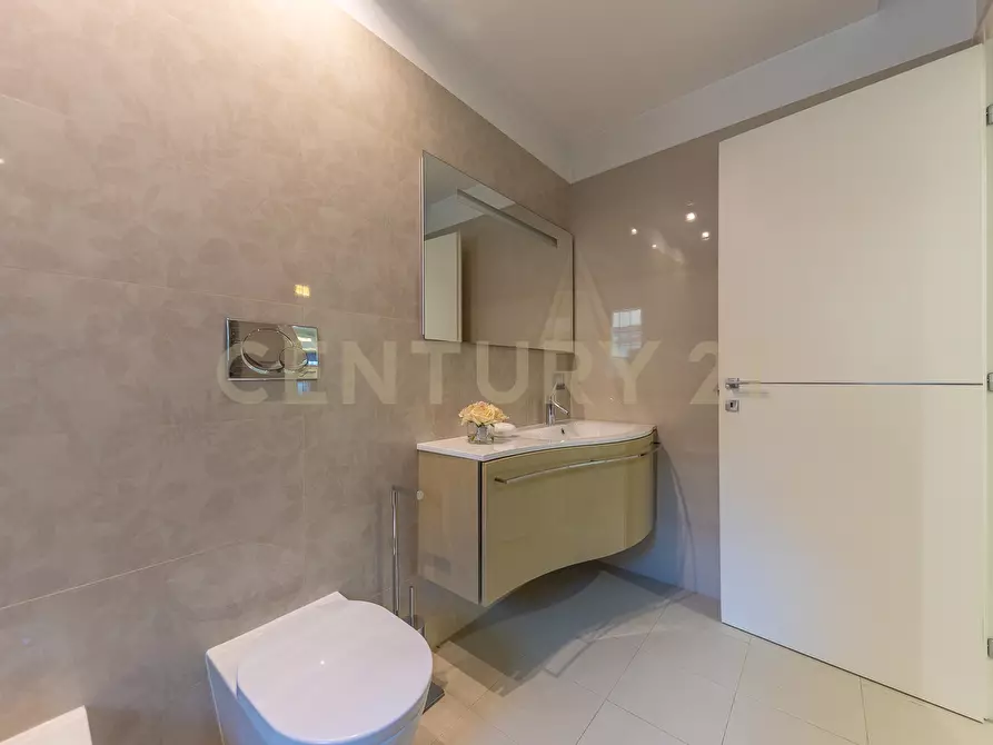 Immagine 57 di Villa in affitto  in Via Bedollo 117 a Roma