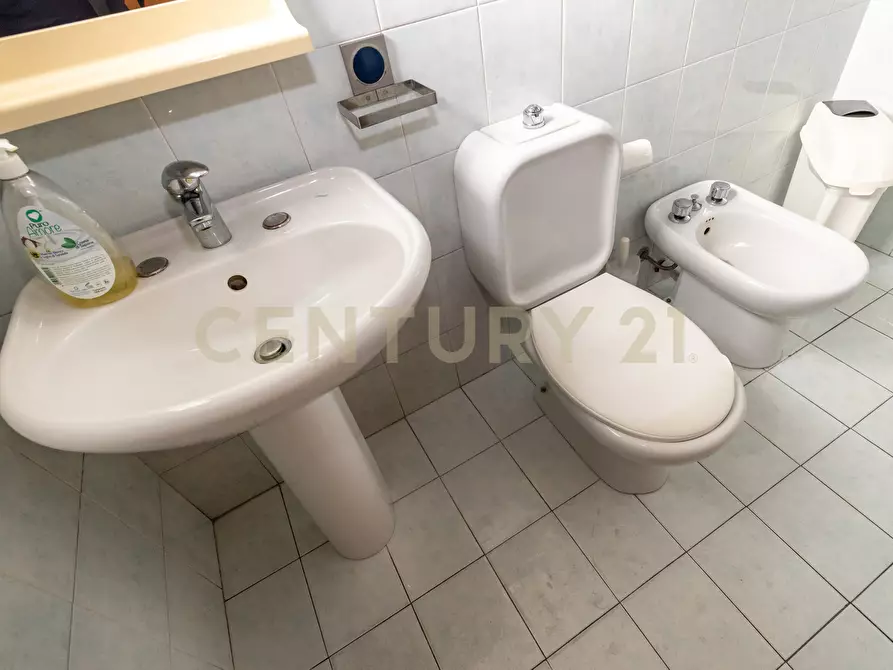 Immagine 20 di Pentalocale in vendita  in Via Pietra dell'Ova 396396 a Tremestieri Etneo