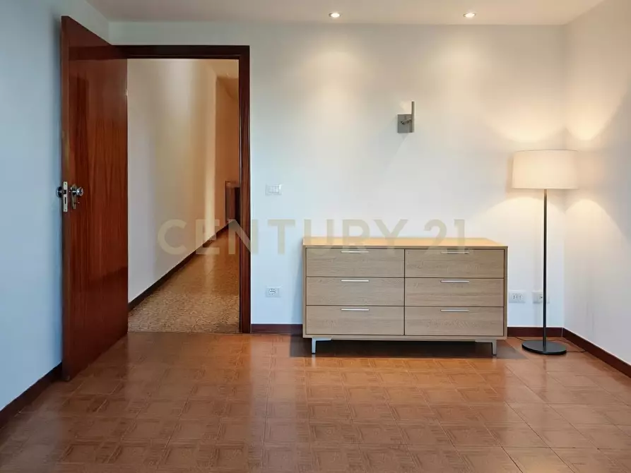 Immagine 12 di Pentalocale in vendita  in Via del Poggiolo 6 a Montalcino