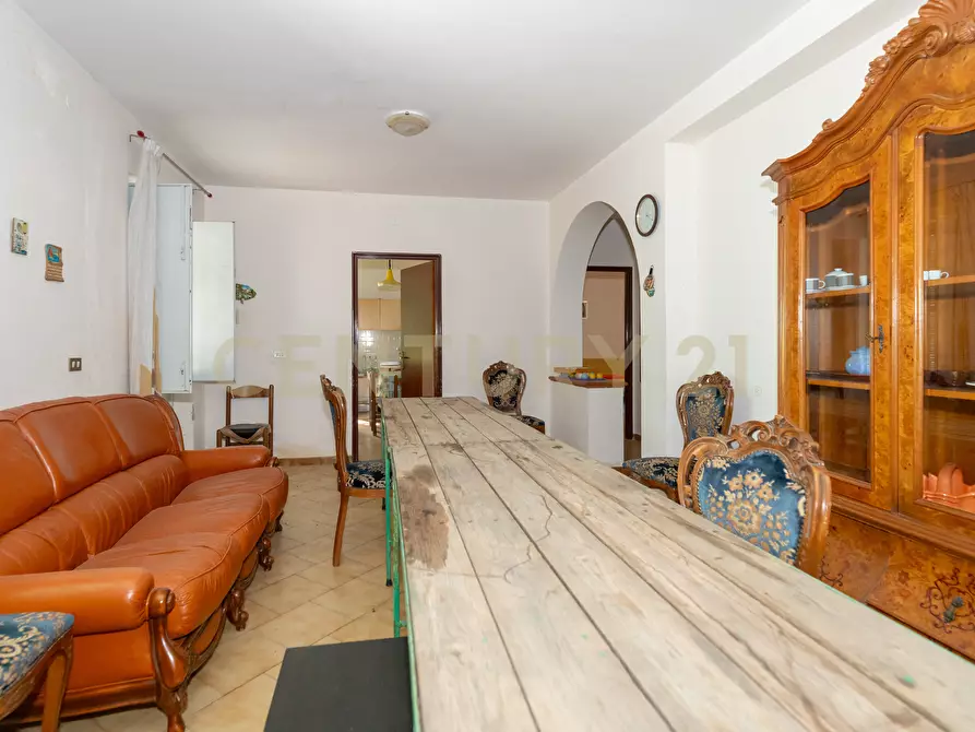 Immagine 41 di Villa in vendita  in Contrada Scolaro Cisterna a Adrano