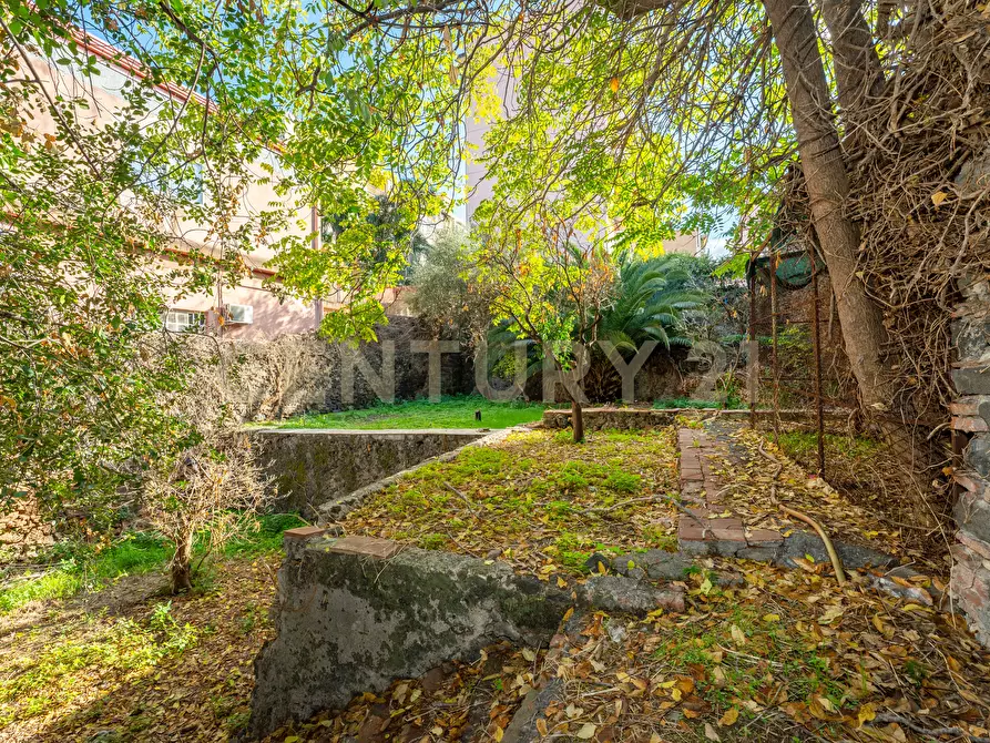 Immagine 34 di Casa indipendente in vendita  in Via Re Martino 212 a Catania