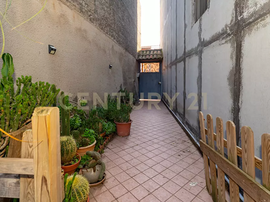 Immagine 2 di Casa indipendente in vendita  in Via Etnea 419 a Tremestieri Etneo