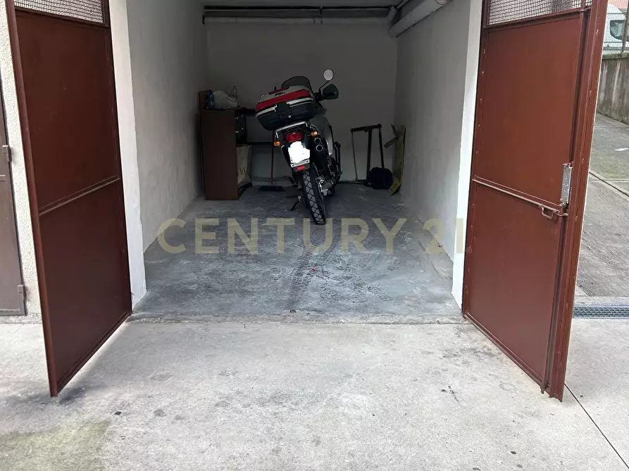 Immagine 41 di Trilocale in vendita  in Via Pier Fortunato Calvi 49 a Verona