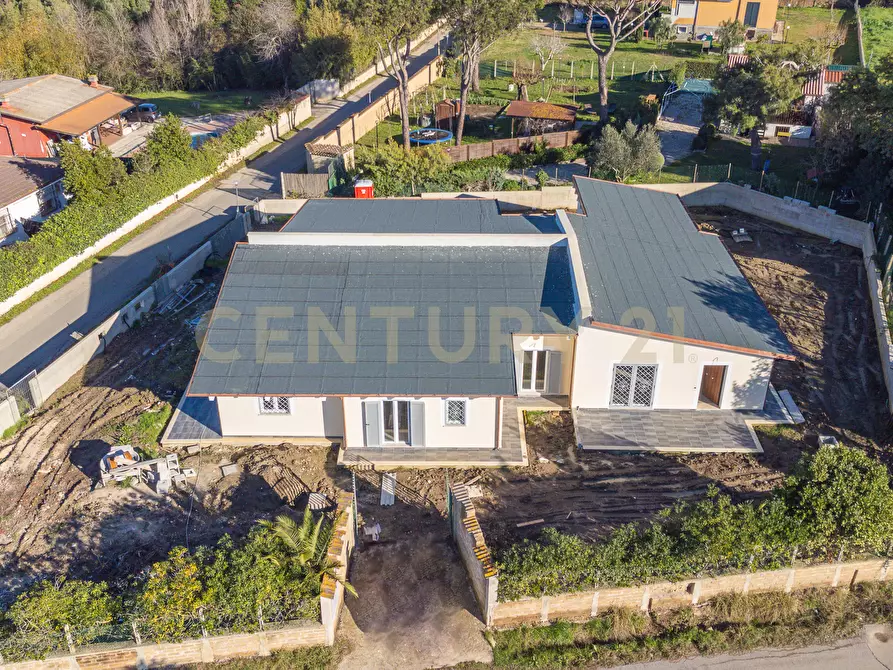 Immagine 26 di Casa trifamiliare in vendita  in Via Basento 4 a Aprilia