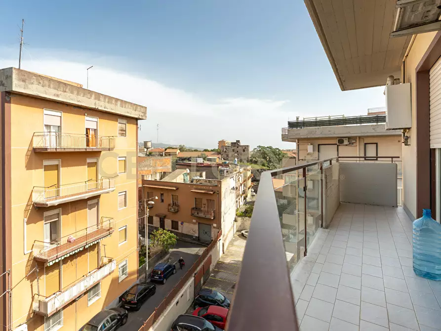 Immagine 29 di Pentalocale in vendita  in Via Acquedotto Greco 248 a Catania