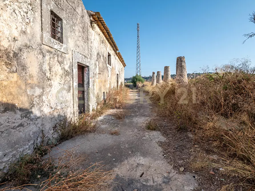 Immagine 33 di Terreno industriale in vendita  in Via per Floridia 11 a Siracusa