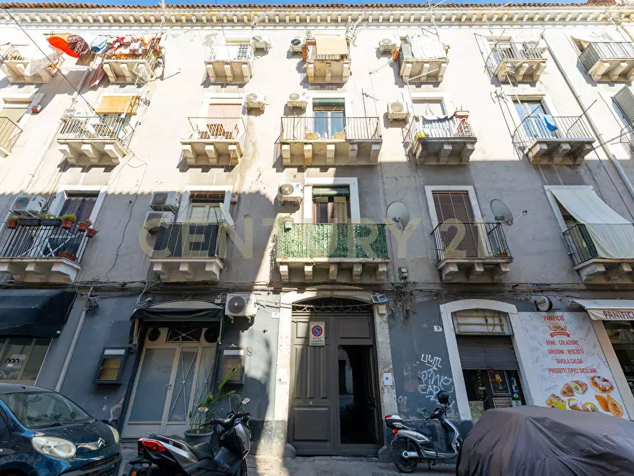 Immagine 31 di Bilocale in vendita  in Via Calì 17 a Catania