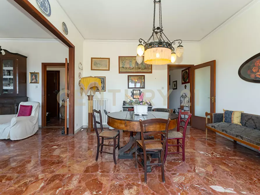 Immagine 25 di Pentalocale in vendita  in Via Redentore 15 a Catania
