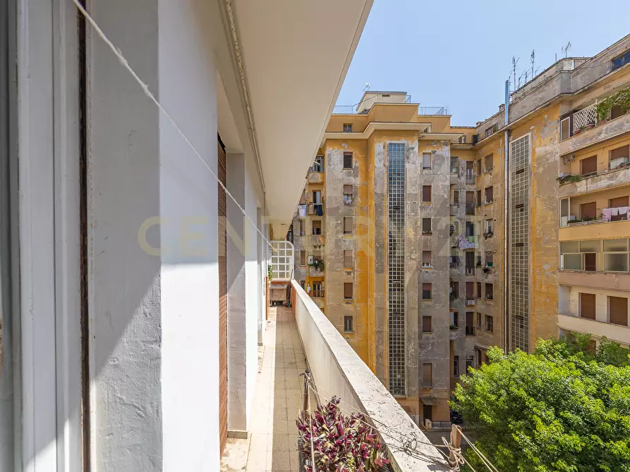 Immagine 17 di Trilocale in vendita  in Via Rosa Guarnieri Carducci 3 a Roma
