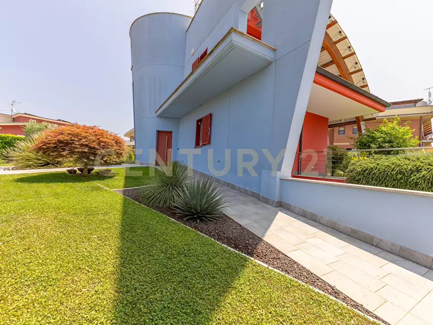 Immagine 4 di Villa in vendita  in Via Palmoli 27 a Roma