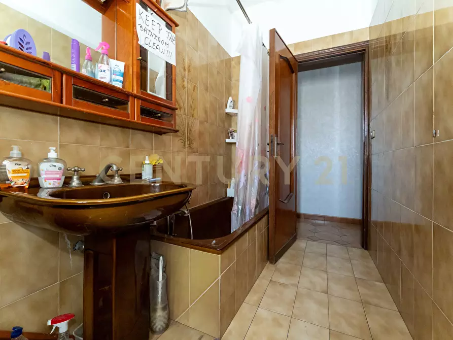 Immagine 13 di Trilocale in vendita  in Via dei Sanguinelli 11 a Catania
