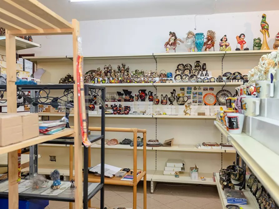 Immagine 24 di Locale commerciale in vendita  in Via Antonio Gramsci 3434 a Fiumefreddo Di Sicilia