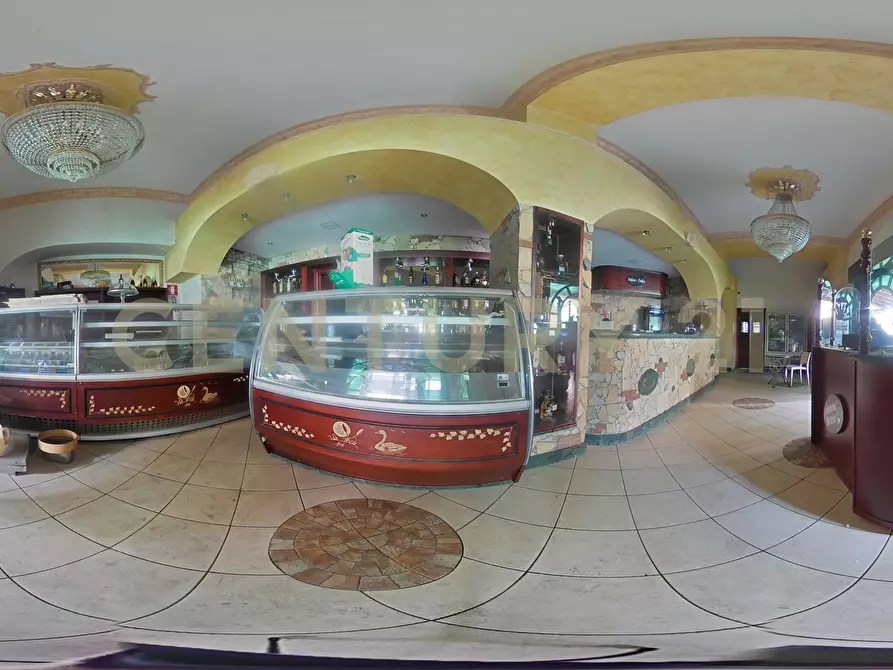 Immagine 34 di Bar / Ristorante in vendita  in Viale Papa Giovanni XXIII 46 a Camporotondo Etneo