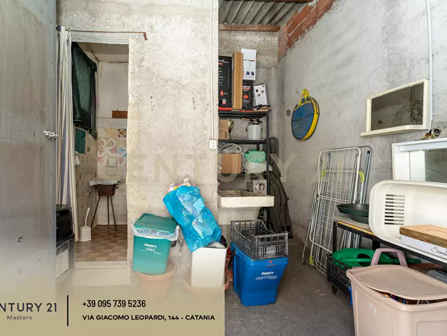 Immagine 34 di Pentalocale in vendita  in Via Isole Eolie 126 a Paterno'