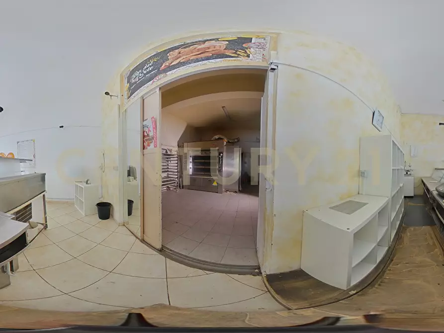 Immagine 44 di Locale commerciale in vendita  in Via Giacomo Leopardi 127 a Catania