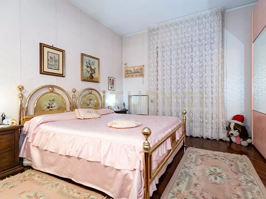 Immagine 33 di Villa in vendita  in Via Salemi 19 a Mascalucia