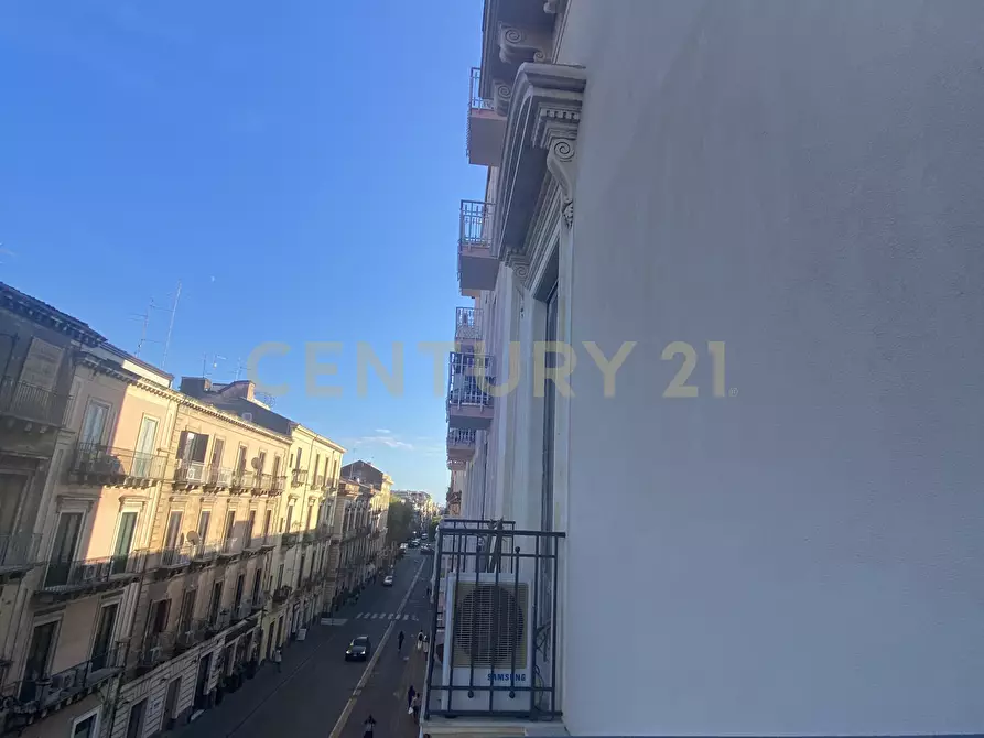 Immagine 21 di Bilocale in affitto  in Via Etnea 299 a Catania