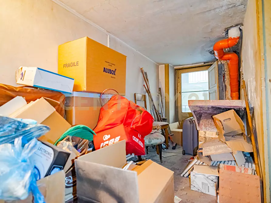 Immagine 36 di Pentalocale in vendita  in Via Francesco Riso 34 a Catania