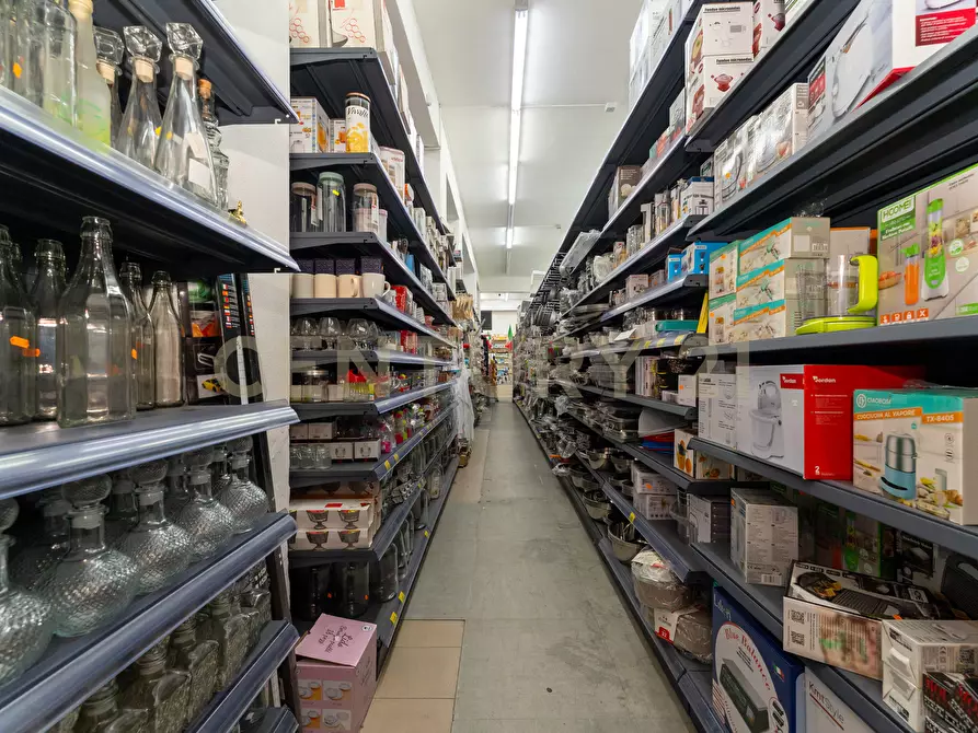 Immagine 22 di Attività commerciale in vendita  in Via Nizzeti 6 a Aci Catena