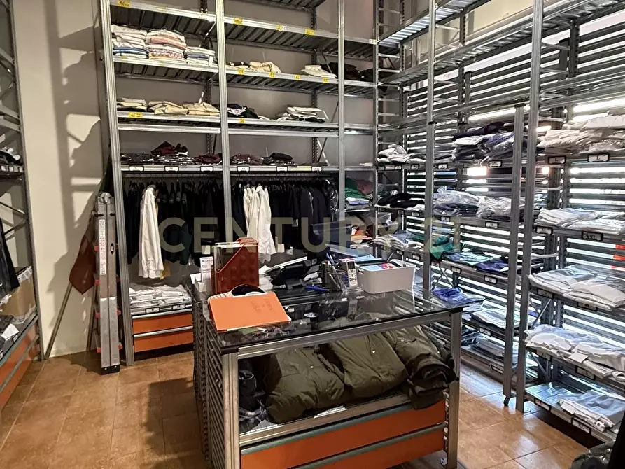 Immagine 12 di Attività commerciale in vendita  in Via Francesco Crispi 129 a Catania