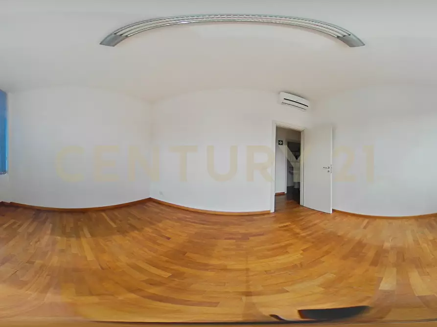 Immagine 59 di Pentalocale in vendita  in Corso Sicilia 64 a Catania