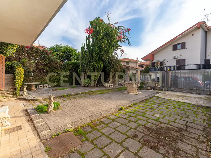 Immagine 4 di Casa bifamiliare in vendita  in Via Sebastiano Grasso 14 a Aci Catena