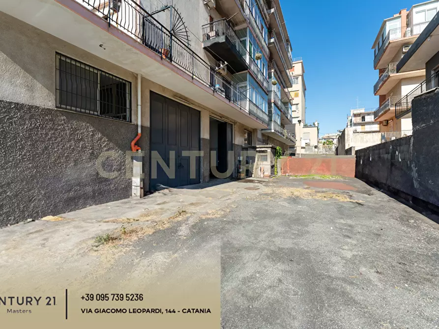 Immagine 8 di Locale commerciale in vendita  in Via Antonio Prestinenza 7 a Catania