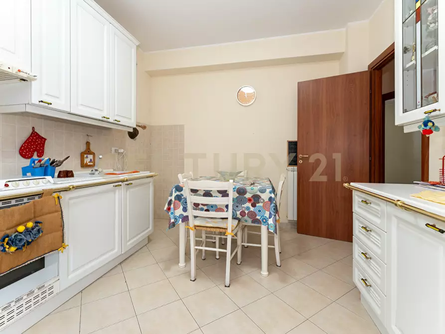 Immagine 40 di Trilocale in vendita  in Via Teocrito 10 a Aci Catena