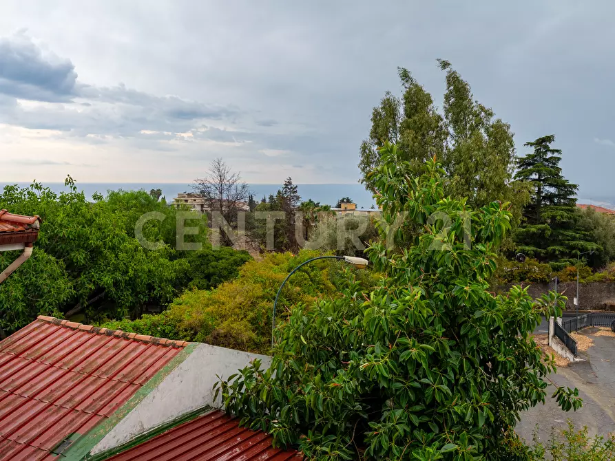 Immagine 2 di Locale commerciale in affitto  in Via Catira 2 a San Gregorio Di Catania