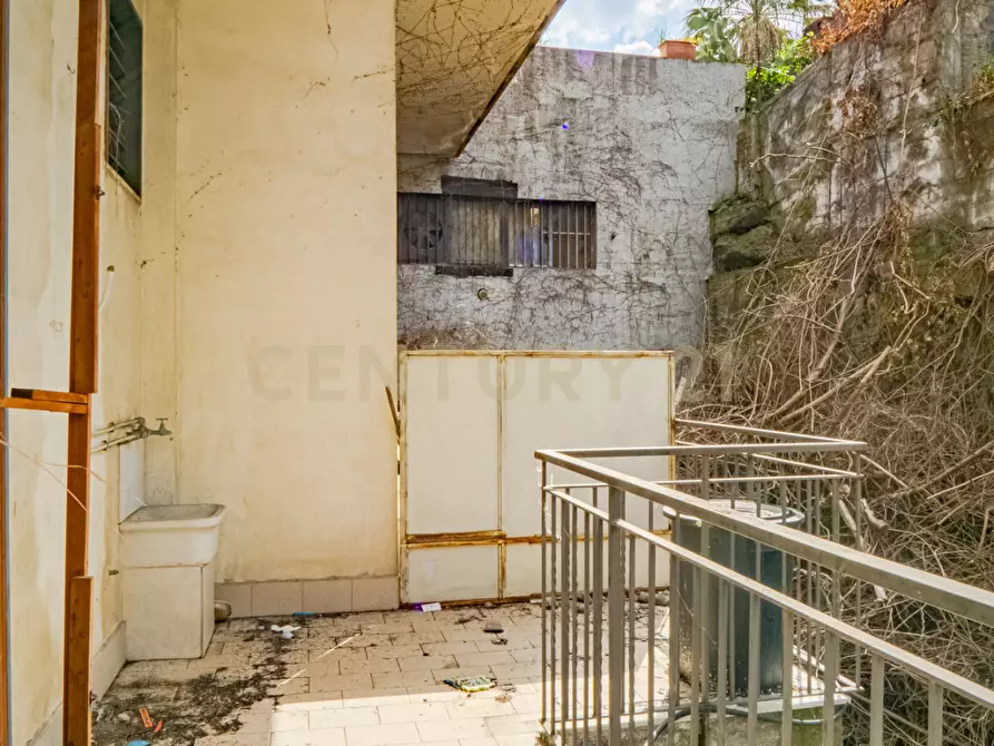 Immagine 20 di Locale commerciale in vendita  in Via Provinciale 194 a Santa Venerina