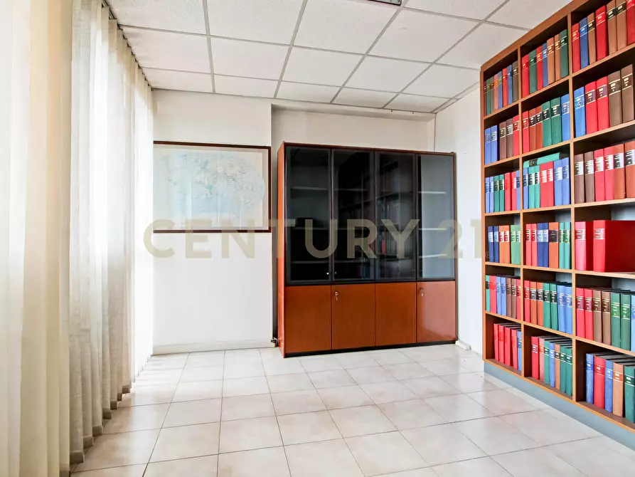 Immagine 13 di Ufficio in vendita  in Via Giuseppe Capogrossi 50 a Roma