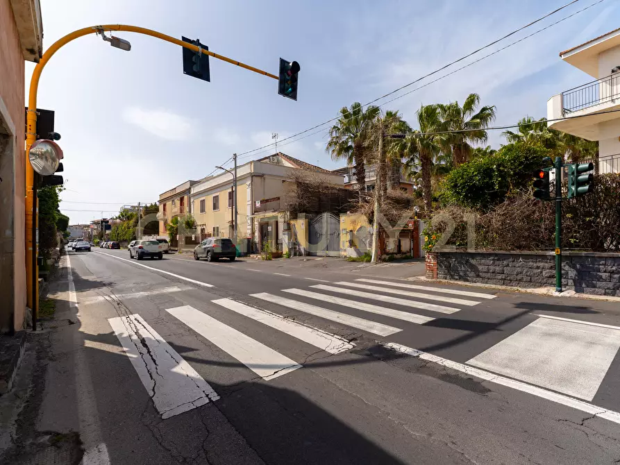 Immagine 36 di Trilocale in vendita  in Via Livorno 101 a Aci Castello