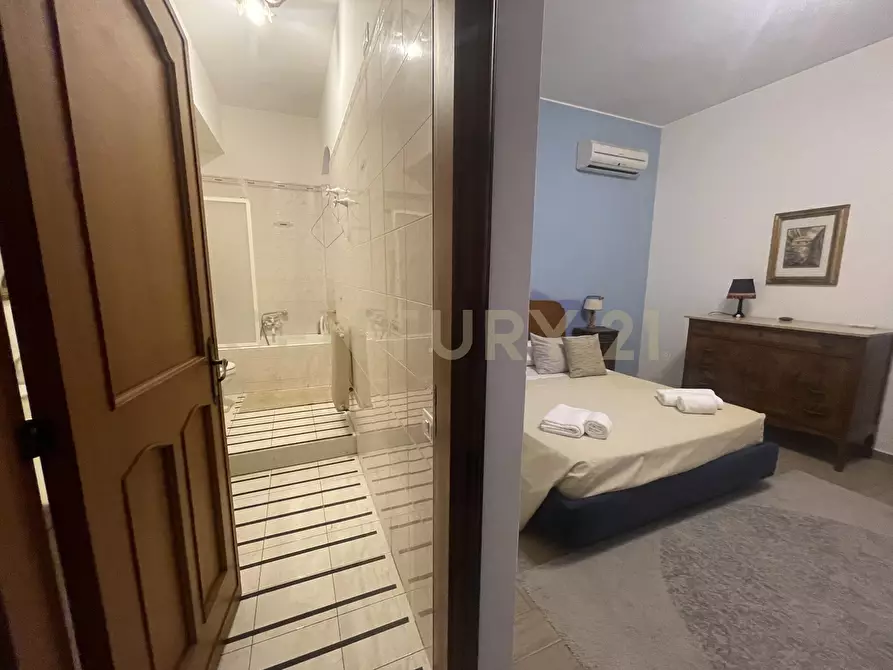 Immagine 41 di Villa in vendita  in manzella sn a Aci Castello