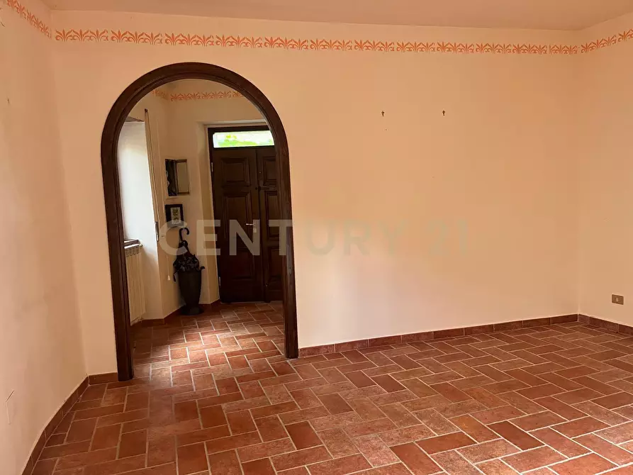 Immagine 3 di Bilocale in vendita  in Via delle Pieve 9 a Semproniano