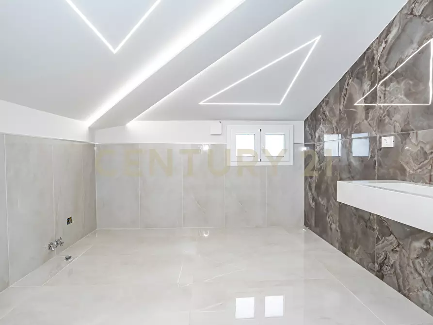 Immagine 23 di Quadrilocale in vendita  in Via delle Rose 17 a Valverde