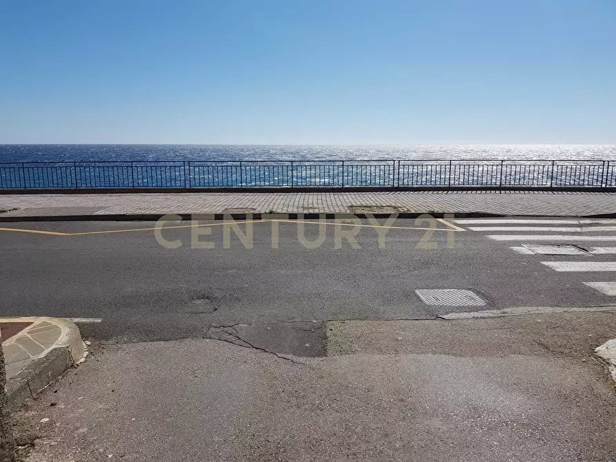 Immagine 5 di Attico in vendita  in Via Consolare Valeria snc a Sant'alessio Siculo