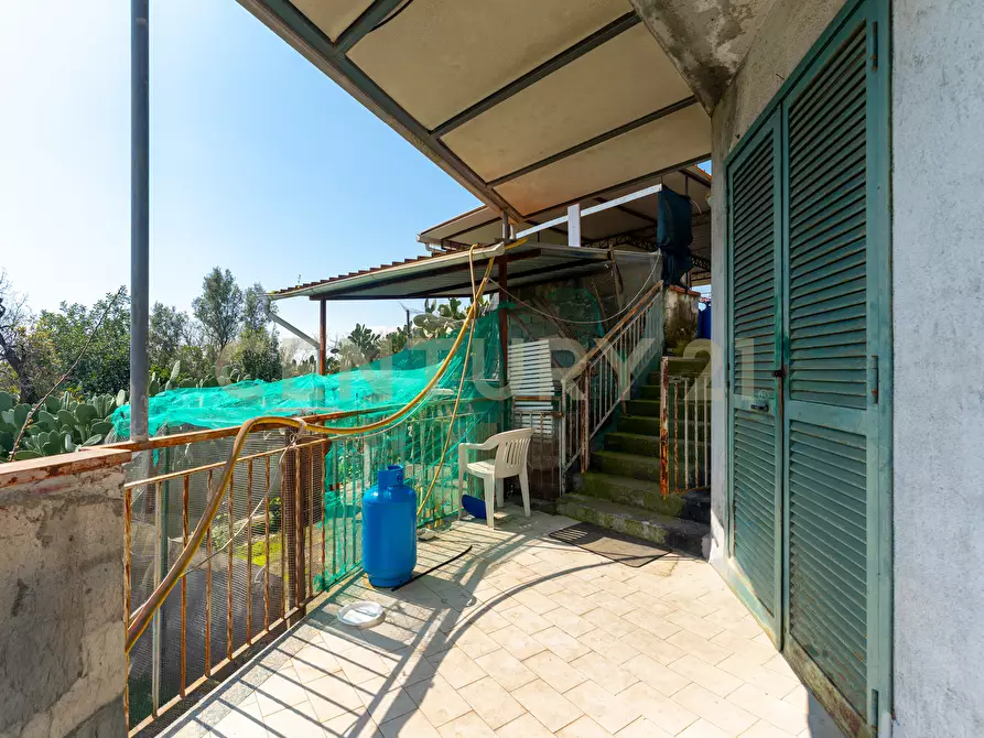 Immagine 36 di Villa in vendita  in Via Ramondetta 47 a Aci Sant'antonio