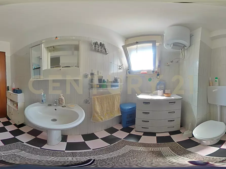 Immagine 9 di Quadrilocale in vendita  in Viale San Teodoro 7 a Catania