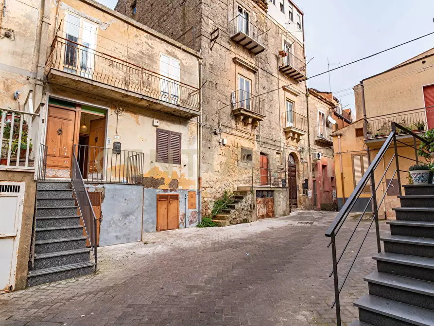 Immagine 1 di Casa semindipendente in vendita  in Via Longo 42 / 44 a Enna