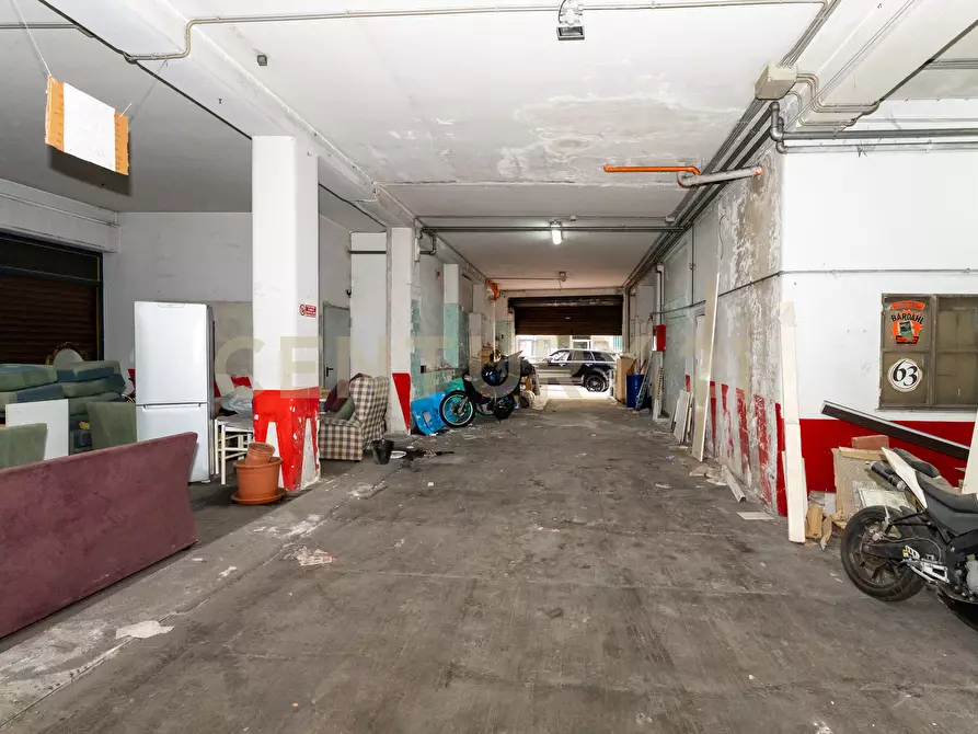Immagine 26 di Garage in vendita  in Via Enna 13 a Catania