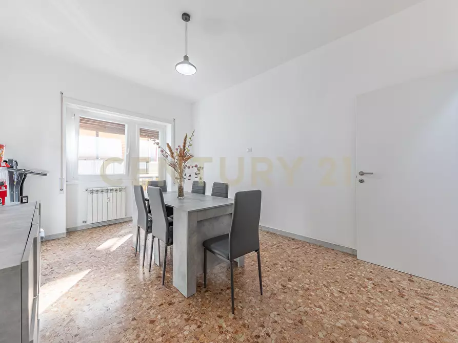 Immagine 7 di Trilocale in vendita  in Via Luigi Rava 9 a Roma